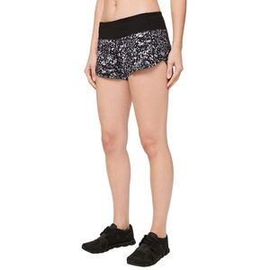 LULULEMON Speed Up Short 2.5" in Floral Spritz Multi / Black